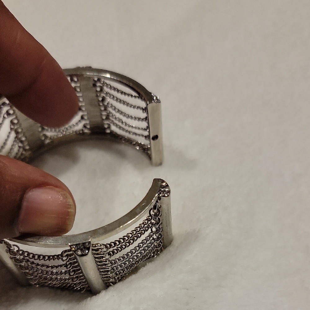 Elegant Silver Women's Bracelet - Picture 2 of 2